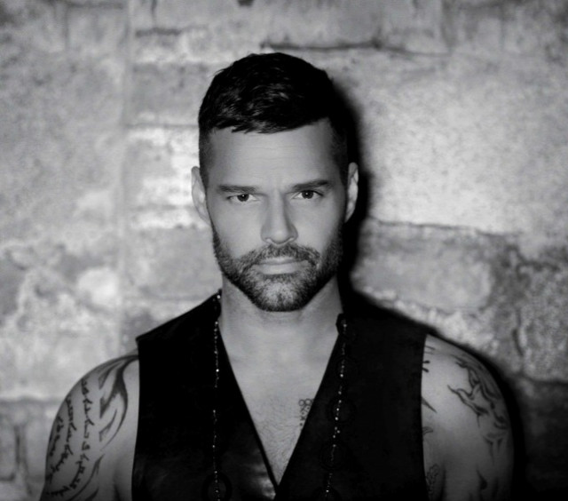 Ricky Martin videóüzenetet küldött a magyar rajongóknak! VIDEÓ ITT!