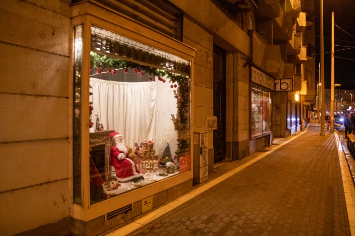 21 varázslatos karácsonyi kirakat készült Budapesten!