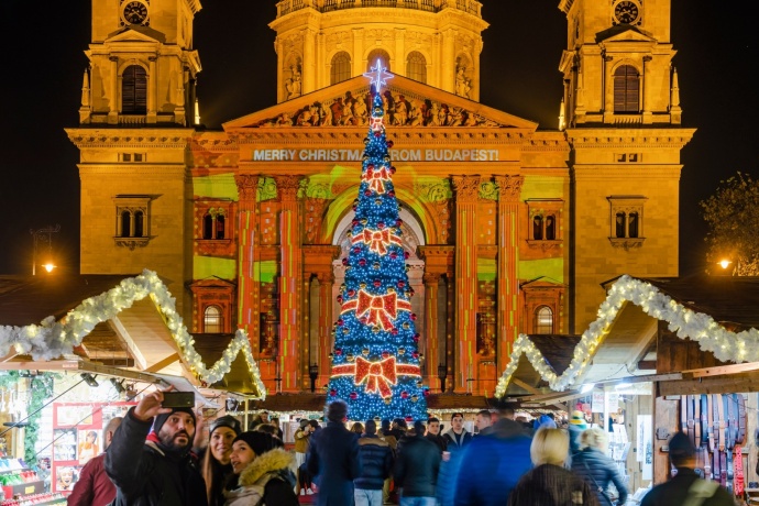 Adventi vásár a Bazilikánál 2024-ben! Nyitvatartás és infók itt!