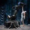 Ötméteres robot táncol az artistákkal a levegőben a Recirquel új előadásában!
