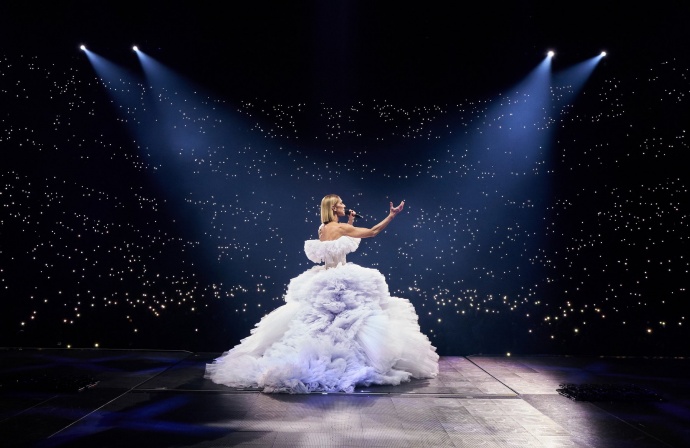 Celine Dion lemondta a világkörüli turné 2023-as és 2024-es koncertjeit!
