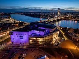 Épületek öltöznek színesbe a ritka betegségek világnapján