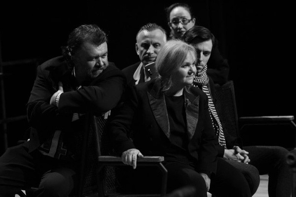 Ingyen színház - Mácsai Pál rendezésében a Nyugat 2008–1908 című előadás- Videó itt!