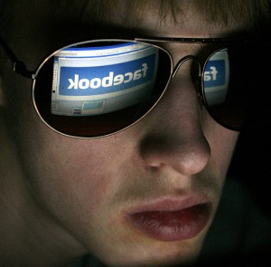 Ne legyél áldozat! A sexting, trollkodás és a Facebook veszélyei Magyarországon!