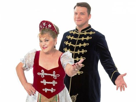 NEM RONGYOS ÉLET operettgála másképp Veresegyházon - Jegyek és fellépők itt!